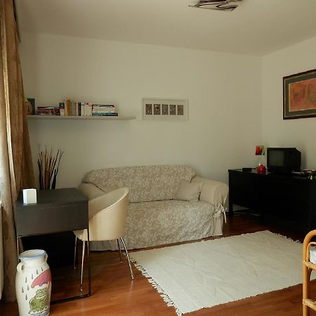 Csiki Apartman بوداورس الغرفة الصورة