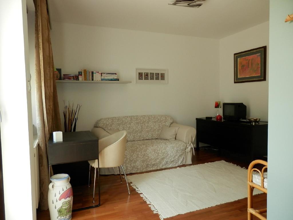 Csiki Apartman بوداورس الغرفة الصورة